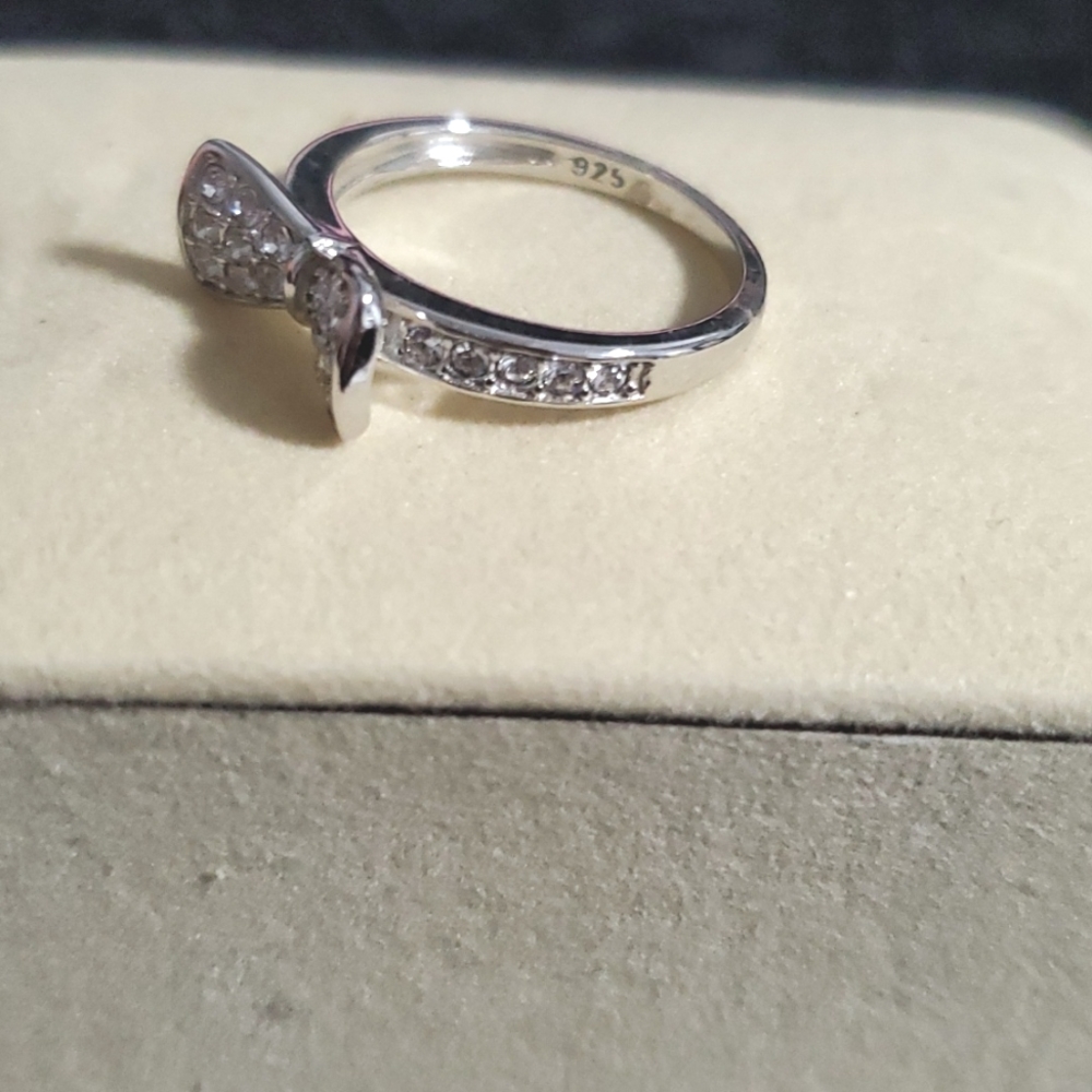 🎈 2/$25 Sterling silver Bow Ring - Picture 2 of 2